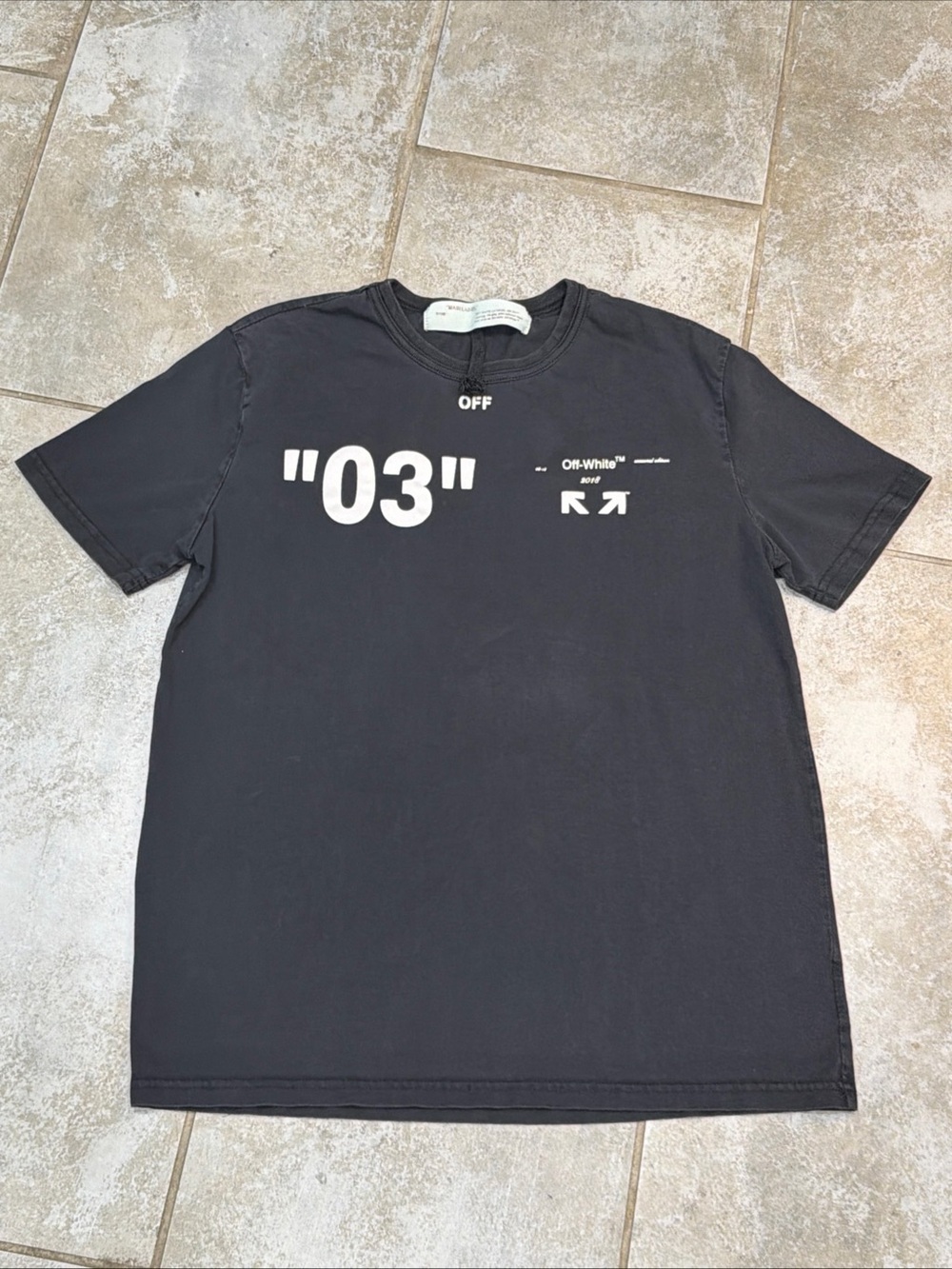 Off-White 2018 “ARROWS” Seasonal Edition T-Shirt Size Small